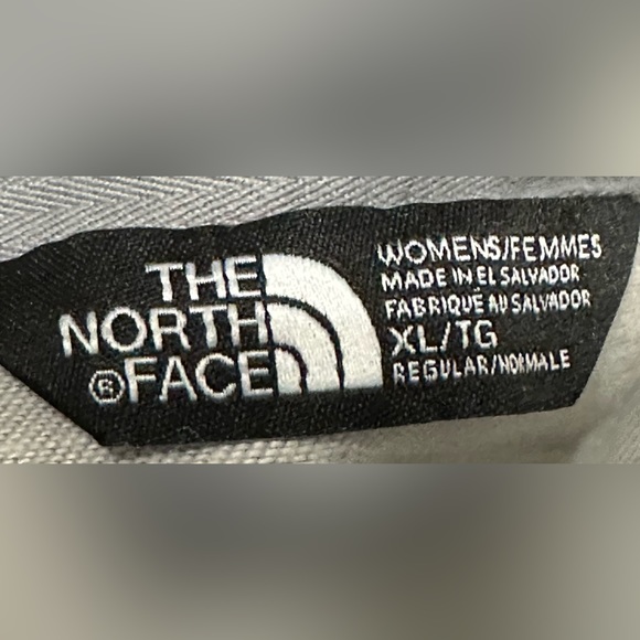 The North face women’s gray button front shirt L/S size XL - Picture 4 of 7